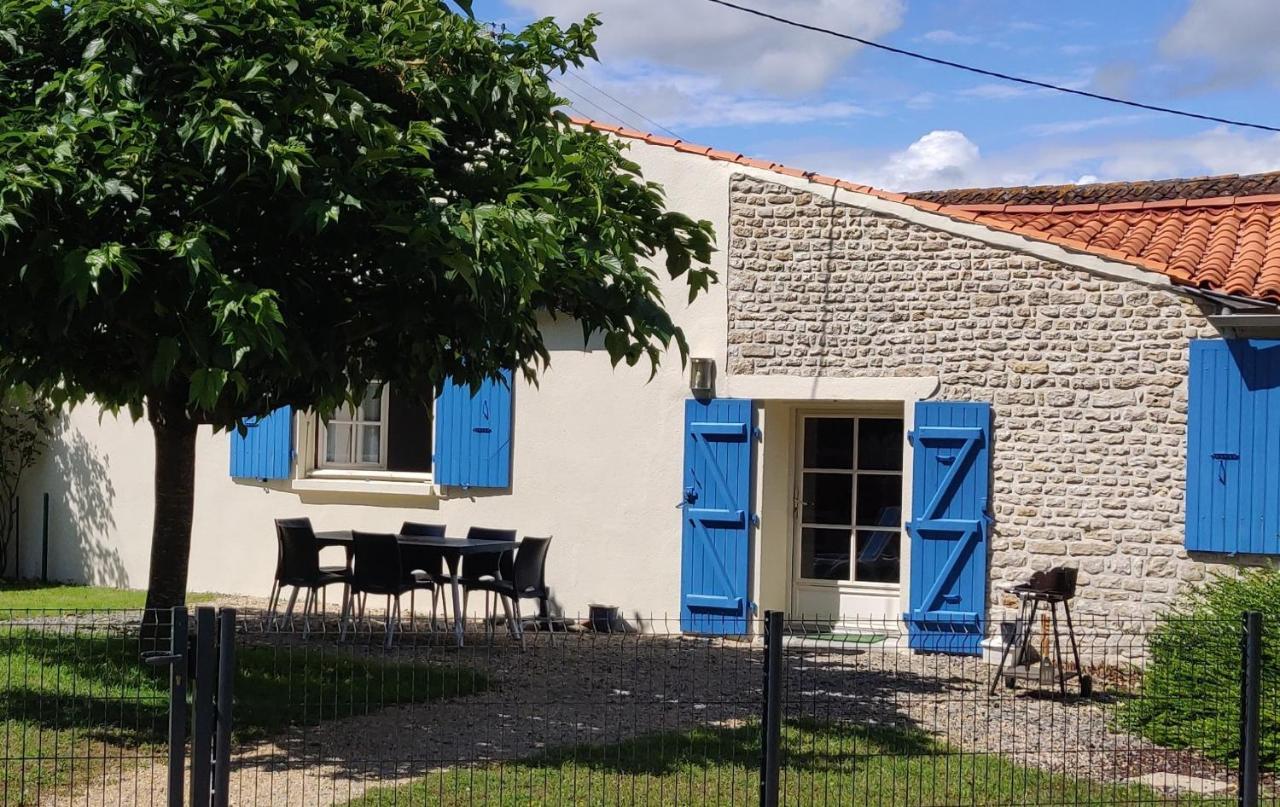 Gite Du Clos De La Vigne Montreuil  Exterior foto